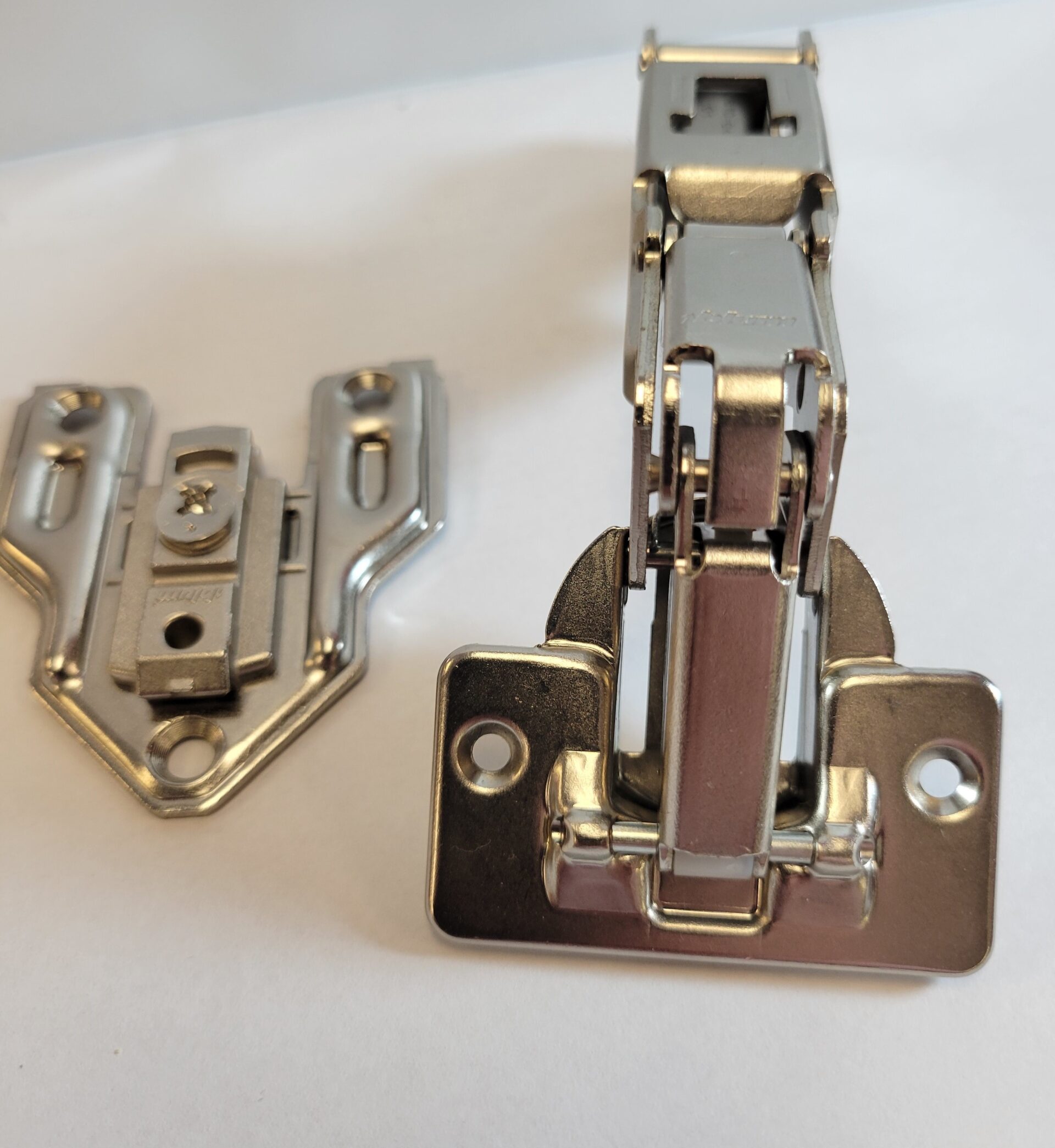 Hinge Set for Lazy Susan BiFold Doors Frameless Group